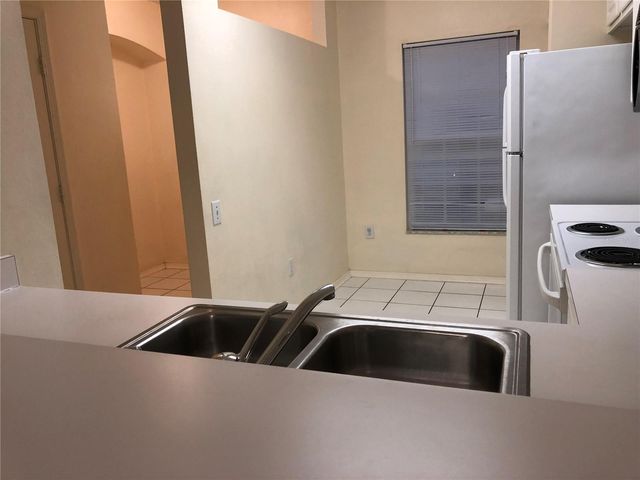 2302 LAKE WOODBERRY CIRCLE, Brandon, FL 33510