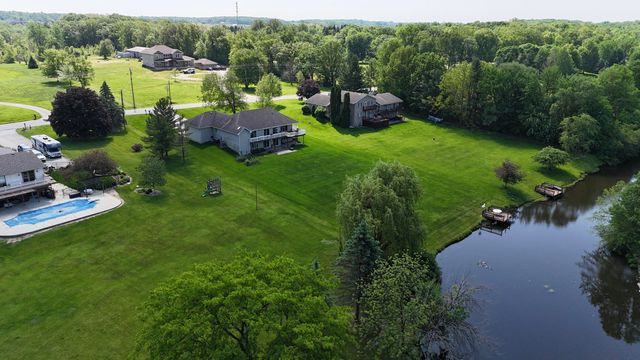 120 S 725 W, Crown Point, IN 46307
