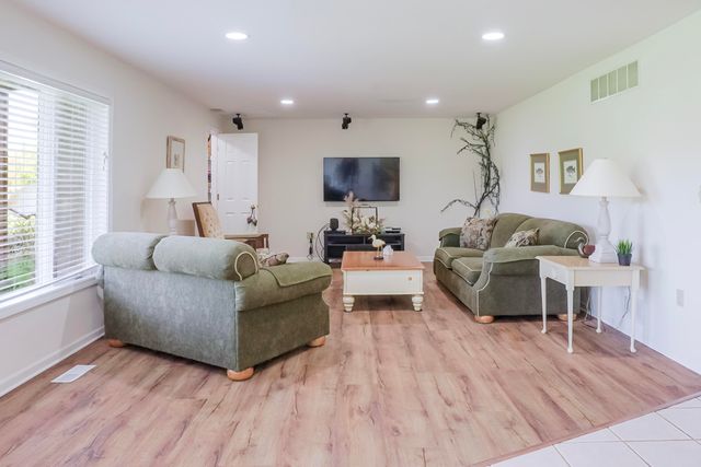 120 S 725 W, Crown Point, IN 46307