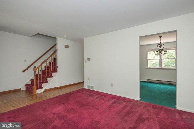327 THISTLE LN, Perkasie, PA 18944