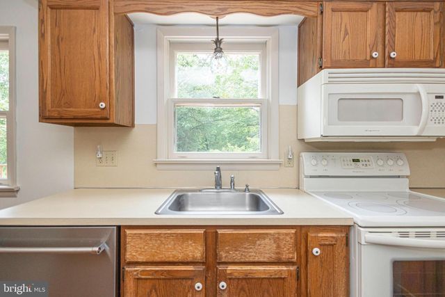 327 THISTLE LN, Perkasie, PA 18944