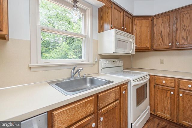 327 THISTLE LN, Perkasie, PA 18944