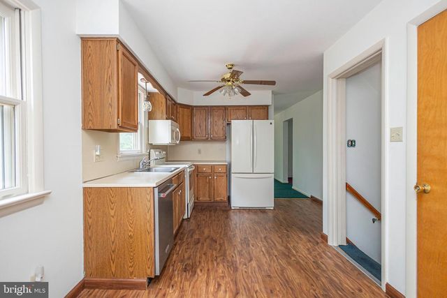 327 THISTLE LN, Perkasie, PA 18944