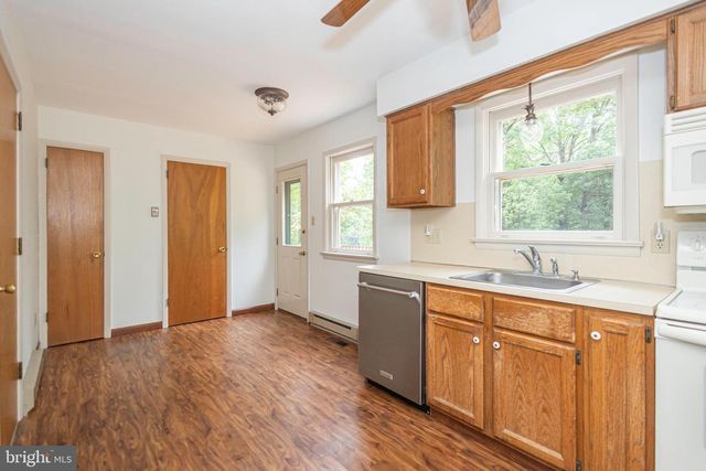 327 THISTLE LN, Perkasie, PA 18944