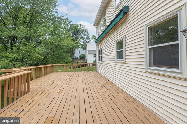 327 THISTLE LN, Perkasie, PA 18944