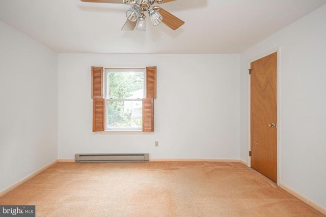 327 THISTLE LN, Perkasie, PA 18944