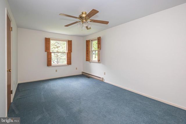 327 THISTLE LN, Perkasie, PA 18944