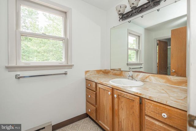 327 THISTLE LN, Perkasie, PA 18944