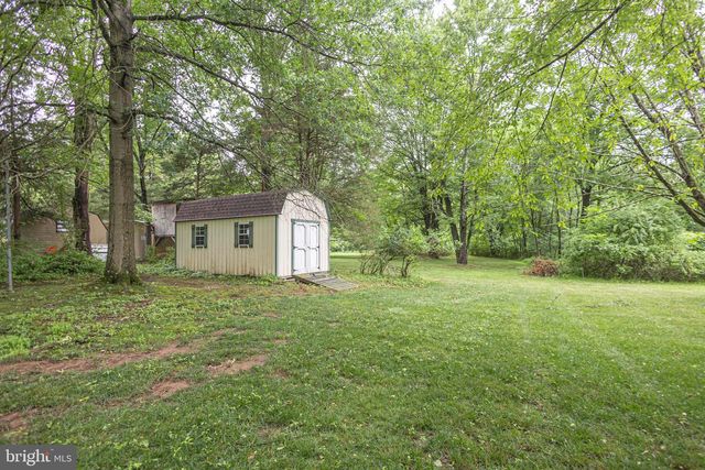 327 THISTLE LN, Perkasie, PA 18944