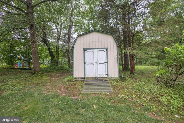 327 THISTLE LN, Perkasie, PA 18944