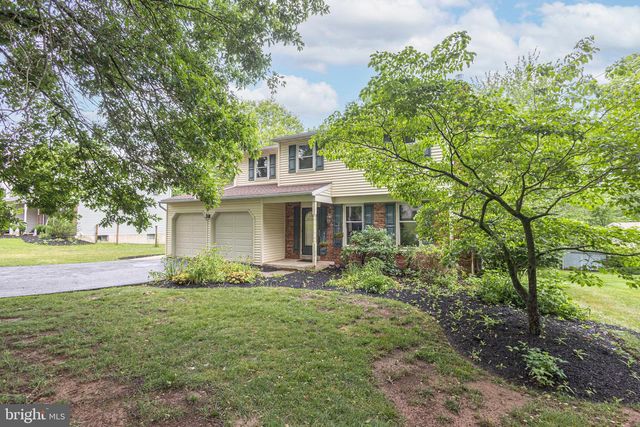 327 THISTLE LN, Perkasie, PA 18944
