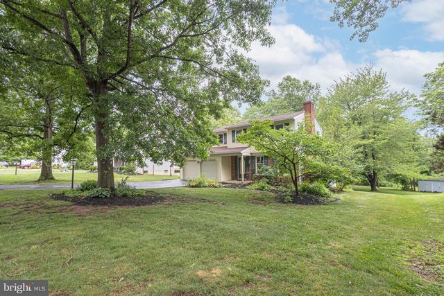 327 THISTLE LN, Perkasie, PA 18944