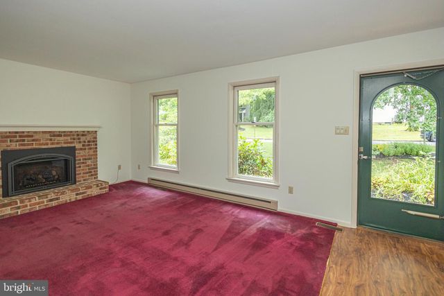 327 THISTLE LN, Perkasie, PA 18944