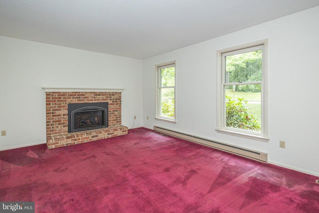 327 THISTLE LN, Perkasie, PA 18944