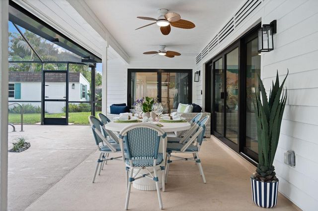 14 SE Paddock Circle, Tequesta, FL 33469