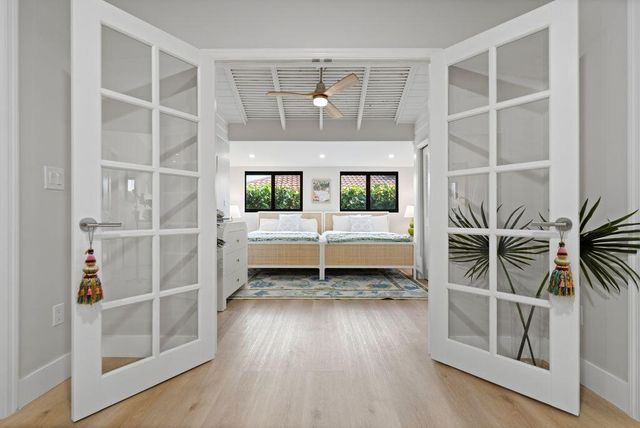 14 SE Paddock Circle, Tequesta, FL 33469