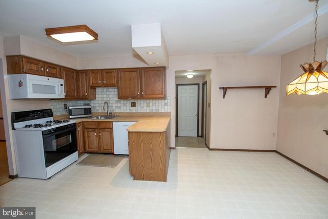 62 W PICKERING BND, Richboro, PA 18954