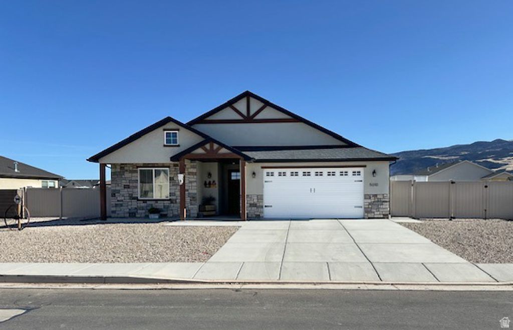 5010 N BALD EAGLE DR, Enoch, UT 84721