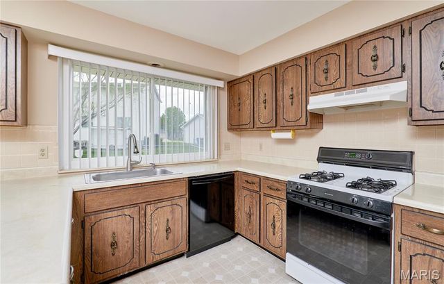 1153 Spencer Hill Drive, St Peters, MO 63376