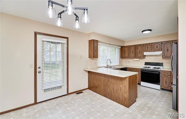 1153 Spencer Hill Drive, St Peters, MO 63376