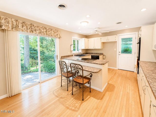 301 Hillside Road, Johnson City, TN 37601