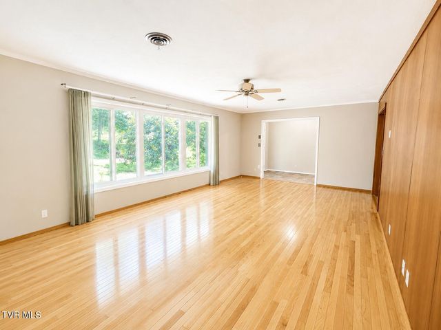 301 Hillside Road, Johnson City, TN 37601