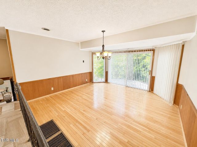 301 Hillside Road, Johnson City, TN 37601