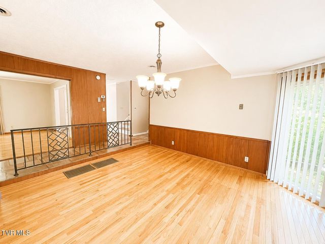 301 Hillside Road, Johnson City, TN 37601