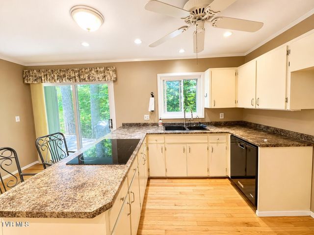 301 Hillside Road, Johnson City, TN 37601