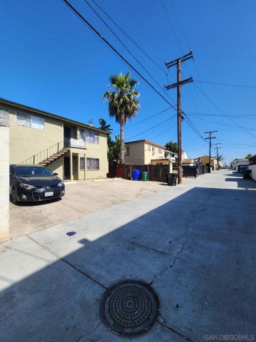 4129-31 Chamoune, San Diego, CA 92105