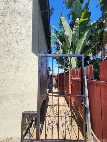 4129-31 Chamoune, San Diego, CA 92105