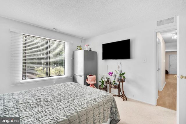 4610-B ABERDEEN DR, Mount Laurel, NJ 08054