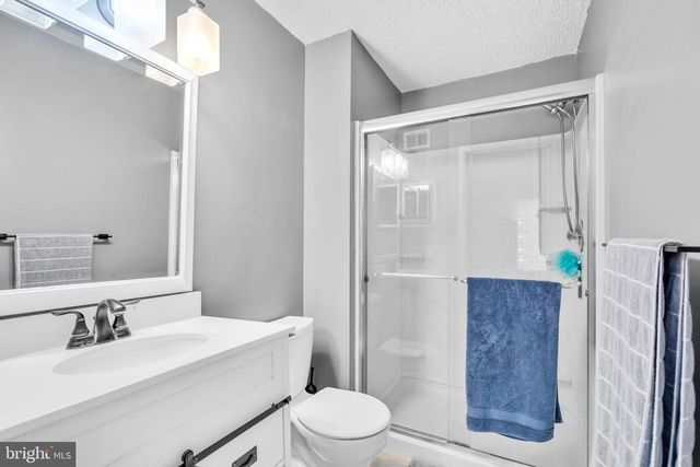 4610-B ABERDEEN DR, Mount Laurel, NJ 08054