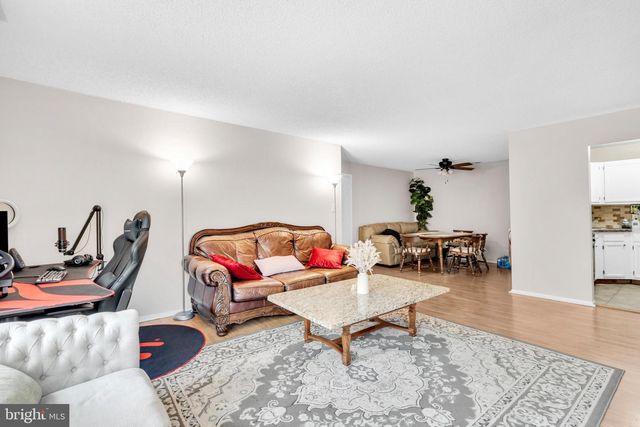 4610-B ABERDEEN DR, Mount Laurel, NJ 08054