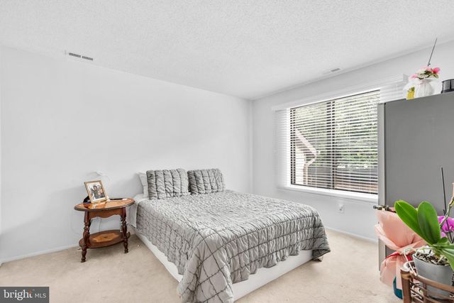 4610-B ABERDEEN DR, Mount Laurel, NJ 08054