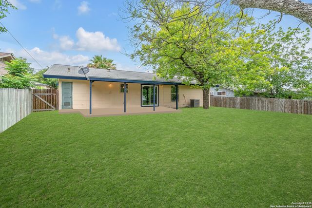 5902 Brenda Ln, San Antonio, TX 78240