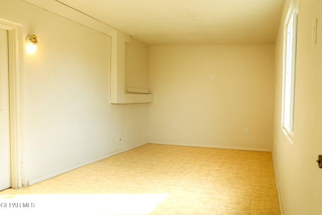 5028 Vulcan Avenue, El Paso, TX 79904