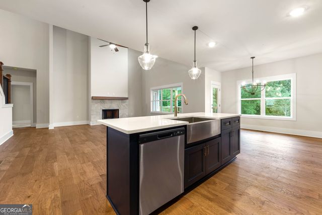 410 Races Road, Hoschton, GA 30548