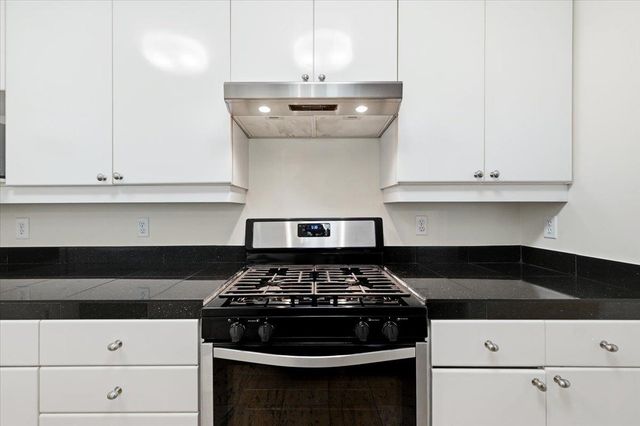 200 Sheridan Ave 308, Palo Alto, CA 94306