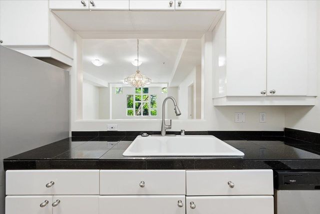 200 Sheridan Ave 308, Palo Alto, CA 94306