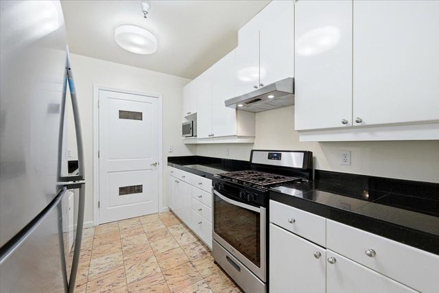 200 Sheridan Ave 308, Palo Alto, CA 94306