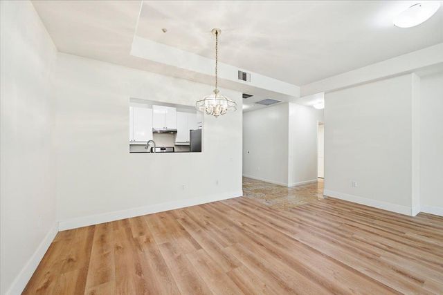 200 Sheridan Ave 308, Palo Alto, CA 94306