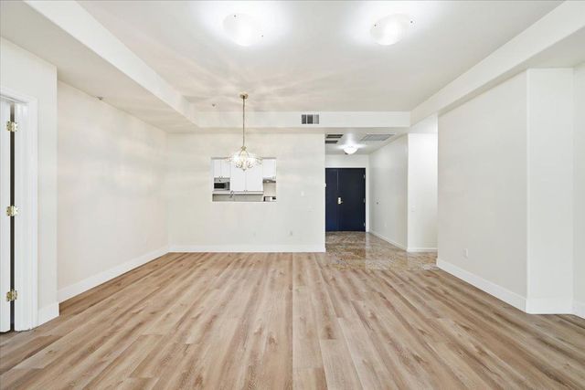 200 Sheridan Ave 308, Palo Alto, CA 94306