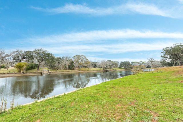 3 County Road 344, Sweeny, TX 77480