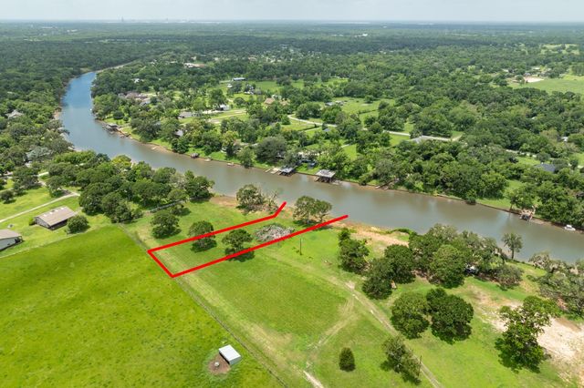 3 County Road 344, Sweeny, TX 77480
