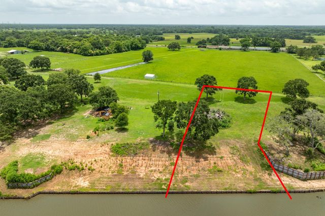 3 County Road 344, Sweeny, TX 77480