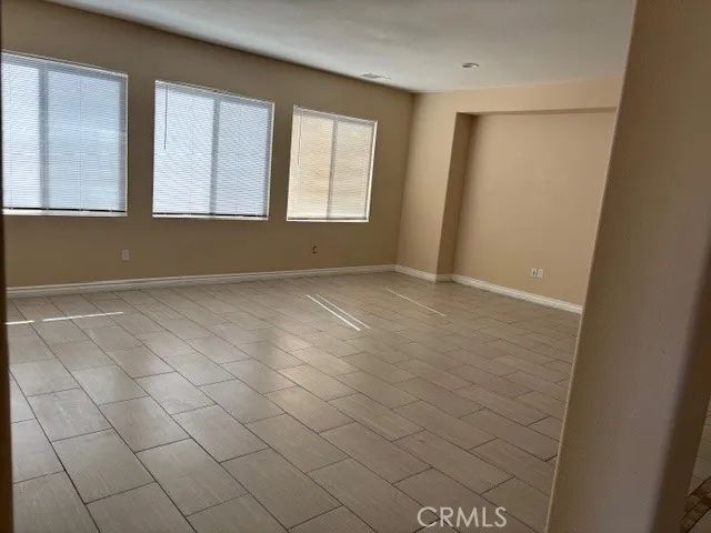 1610 E Avenue J2, Lancaster, CA 93535