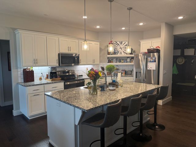 6066 S Crescent Road, Battlefield, MO 65619
