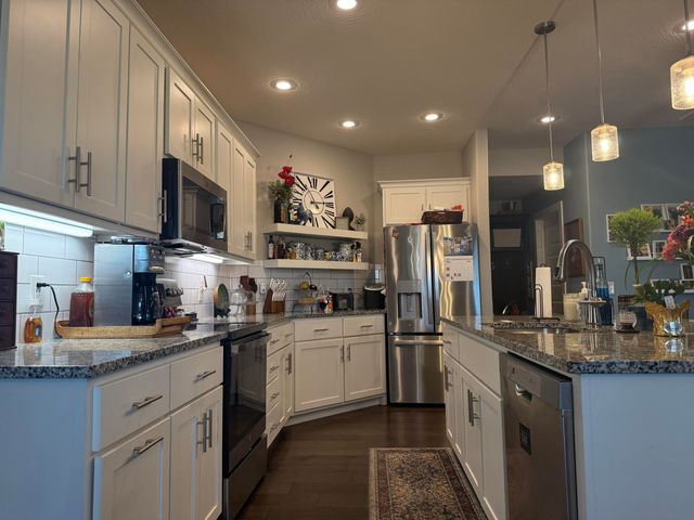 6066 S Crescent Road, Battlefield, MO 65619