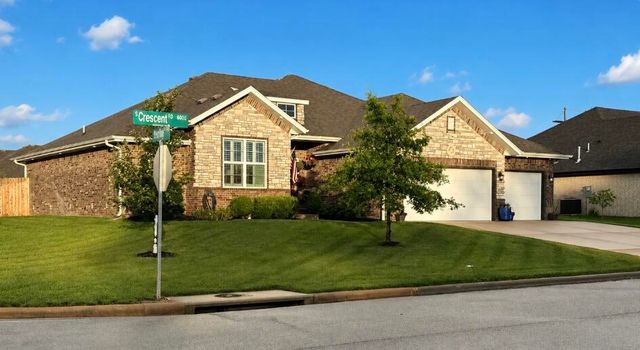 6066 S Crescent Road, Battlefield, MO 65619